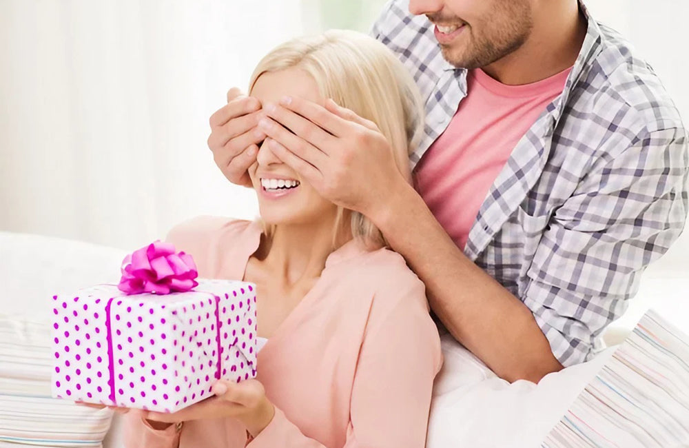 The Ultimate Guide to Choosing the Perfect Gift for Your Girlfriend